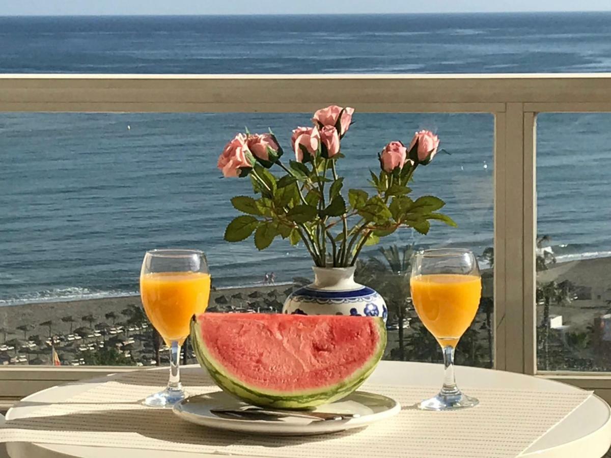 Cozy Apartment With First Line Seaview In Perfect Location, Near The Marina Benalmádena Buitenkant foto